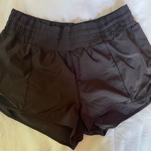 Lululemon Hotty Hot low rise shorts